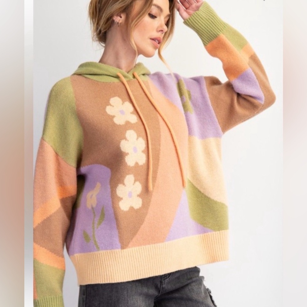 Easel Long Sleeve Hooded Sweater NWT